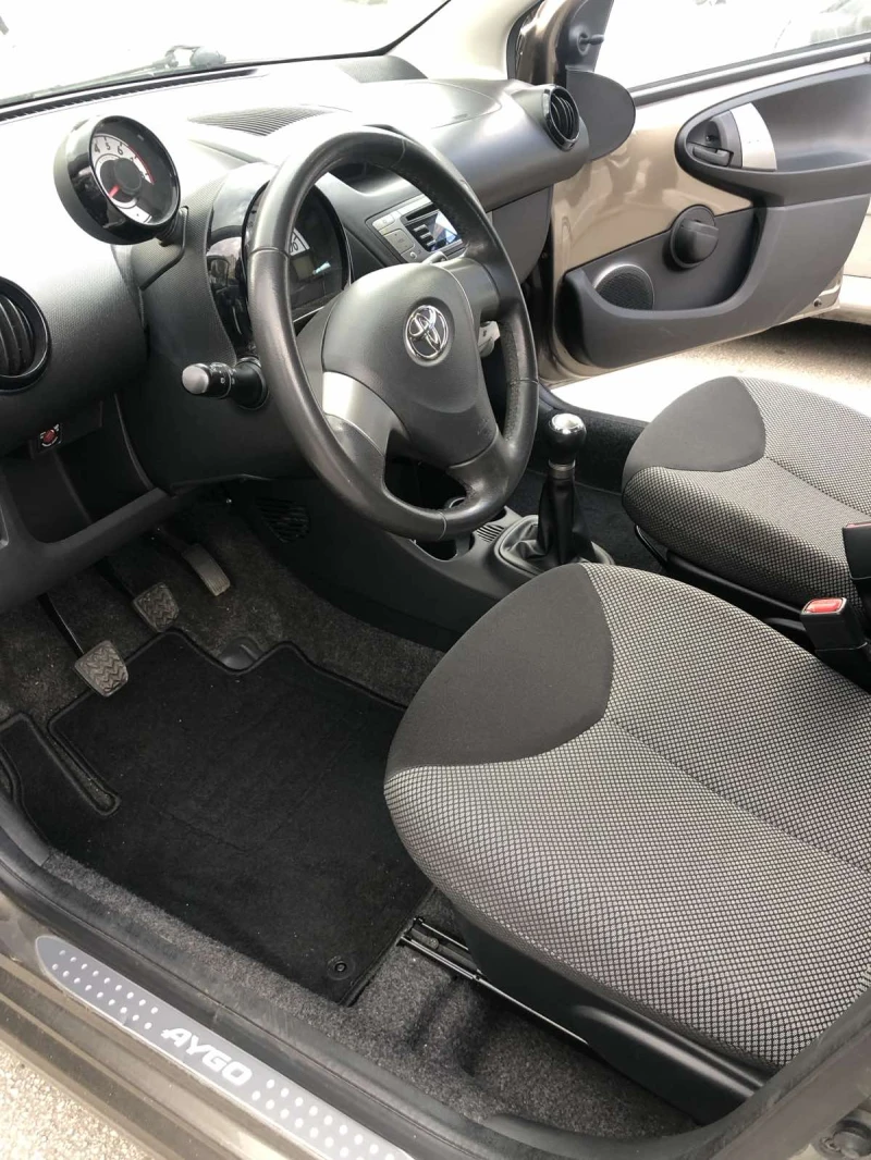 Toyota Aygo 1.0I, снимка 7 - Автомобили и джипове - 49207492