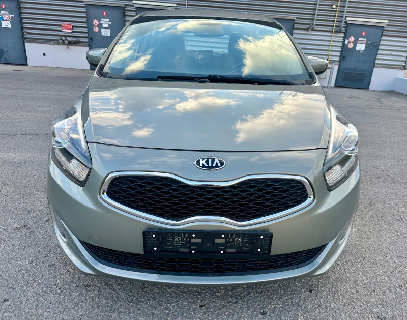 Kia Carens 1.7 CRDI, снимка 6 - Автомобили и джипове - 49577221