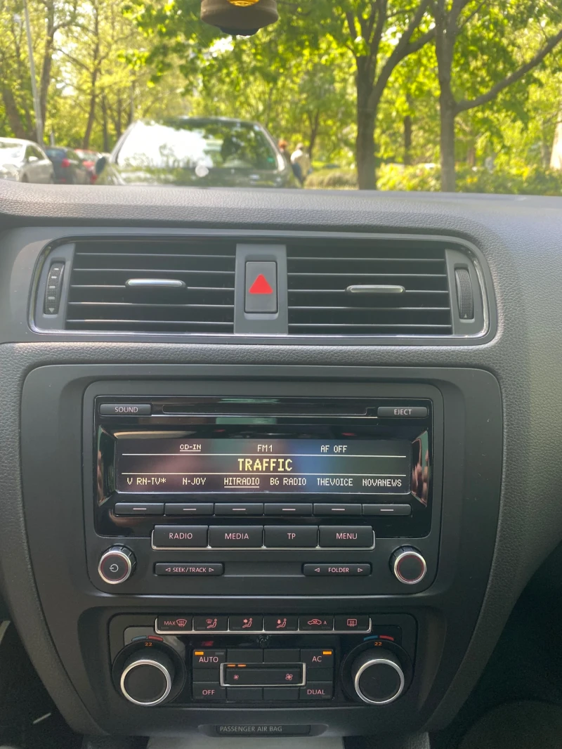 VW Jetta, снимка 8 - Автомобили и джипове - 52657233