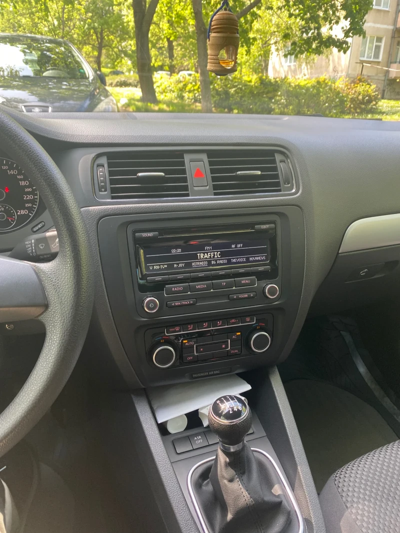 VW Jetta, снимка 6 - Автомобили и джипове - 52657233