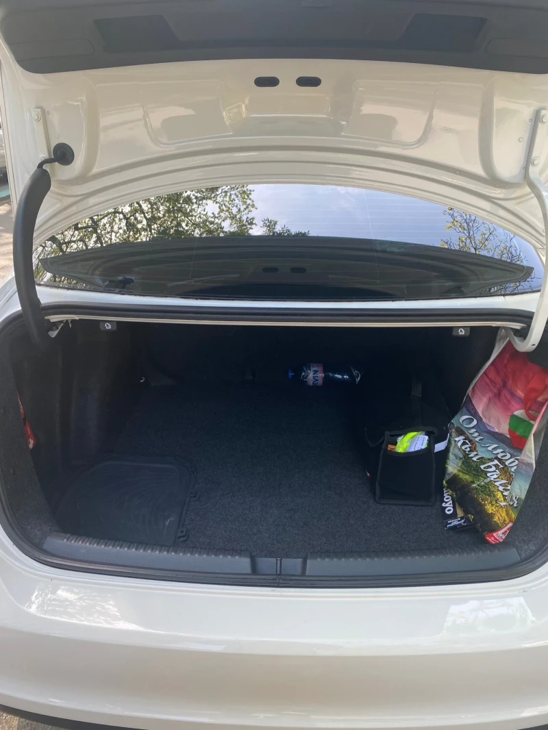 VW Jetta, снимка 9 - Автомобили и джипове - 52657233