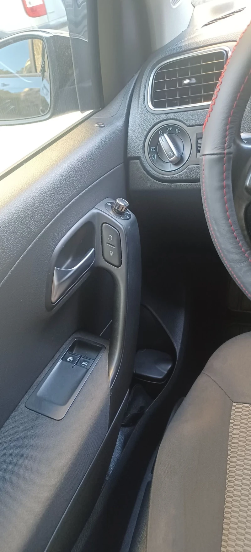 VW Polo, снимка 8 - Автомобили и джипове - 51237631