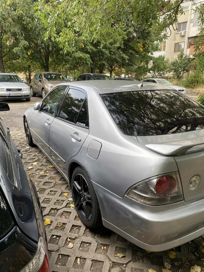 Lexus IS 200, снимка 4 - Автомобили и джипове - 51684518