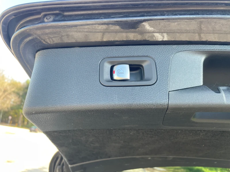 Mercedes-Benz E 300 DE AMG 4matic, снимка 15 - Автомобили и джипове - 52427935