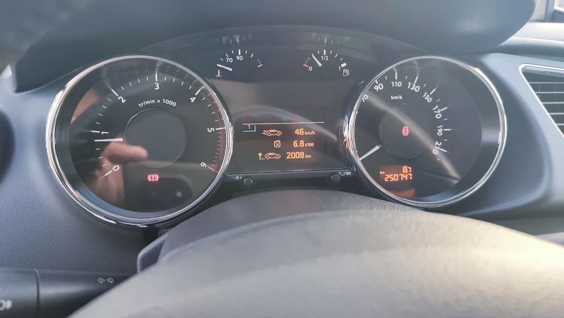 Peugeot 3008 2.0 HDI Ролан Гарос , снимка 11 - Автомобили и джипове - 52574163