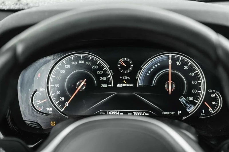 BMW 530E MPACK* ПАМЕТ* ПАНОРАМА* ПОДГРЕВ* DIGITAL* , снимка 11 - Автомобили и джипове - 52636492