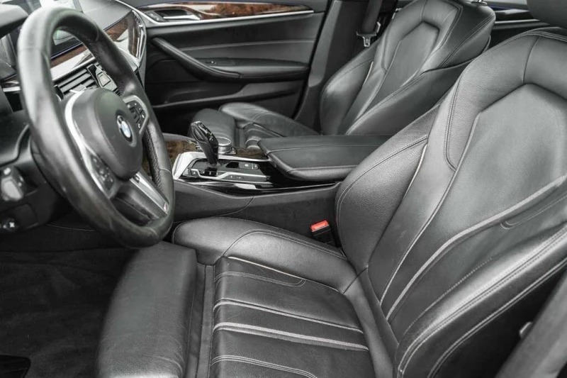 BMW 530E MPACK* ПАМЕТ* ПАНОРАМА* ПОДГРЕВ* DIGITAL* , снимка 10 - Автомобили и джипове - 52636492