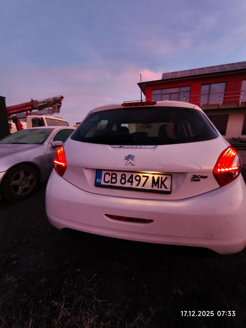 Peugeot 208, снимка 6 - Автомобили и джипове - 52829498