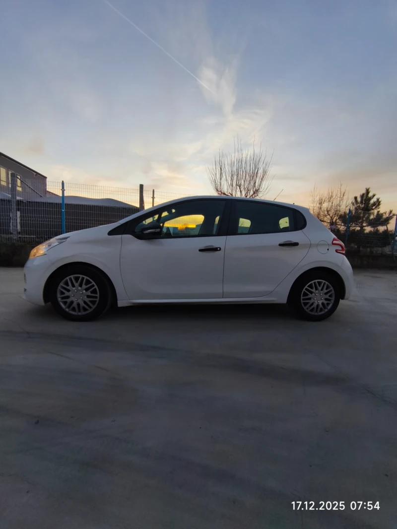 Peugeot 208, снимка 4 - Автомобили и джипове - 52829498