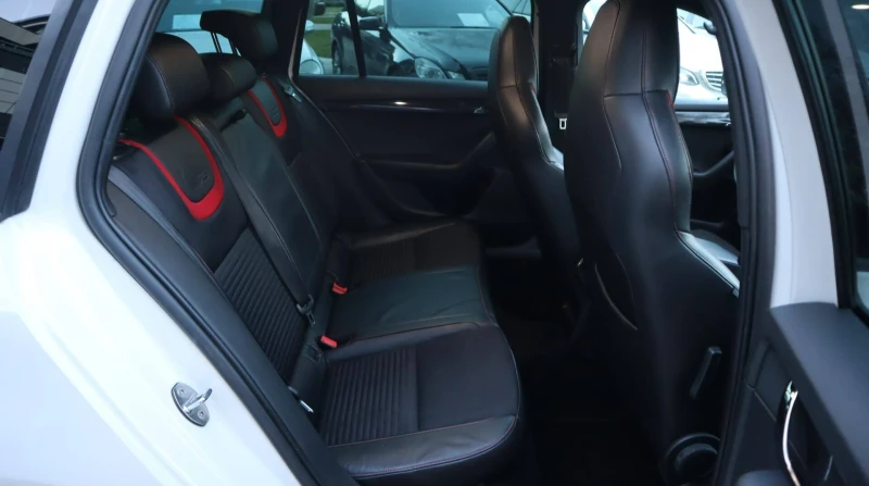 Skoda Octavia 2.0TDI/VRS/FullLed/DSG/Navi/Климатроник + /, снимка 9 - Автомобили и джипове - 53514019
