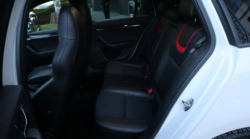 Skoda Octavia 2.0TDI/VRS/FullLed/DSG/Navi/Климатроник + /, снимка 10 - Автомобили и джипове - 53514019