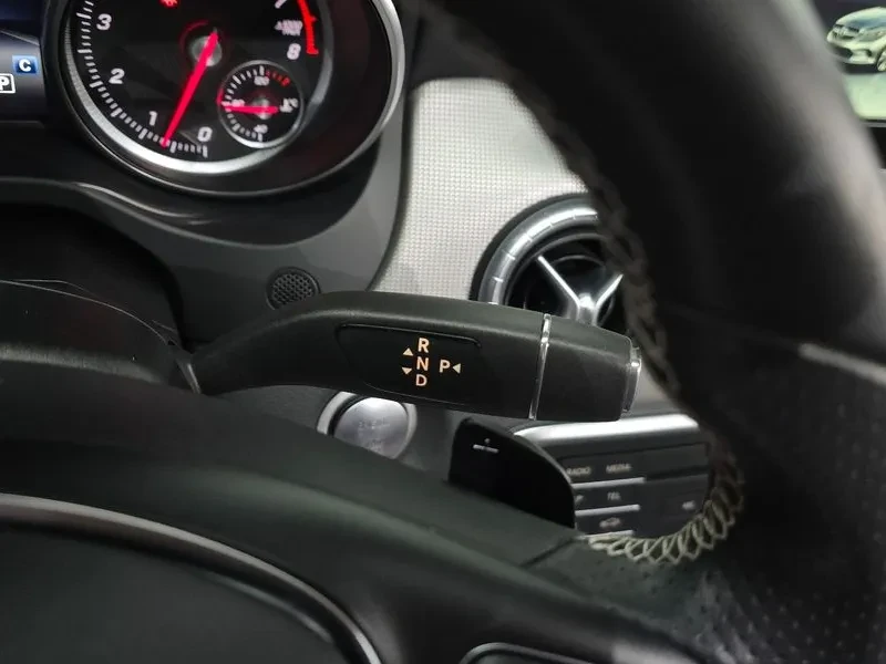 Mercedes-Benz CLA 2.5, снимка 9 - Автомобили и джипове - 54287837