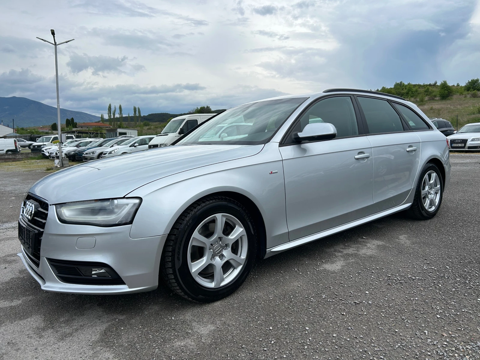 Audi A4 2.0TDI  S-line - изображение 4