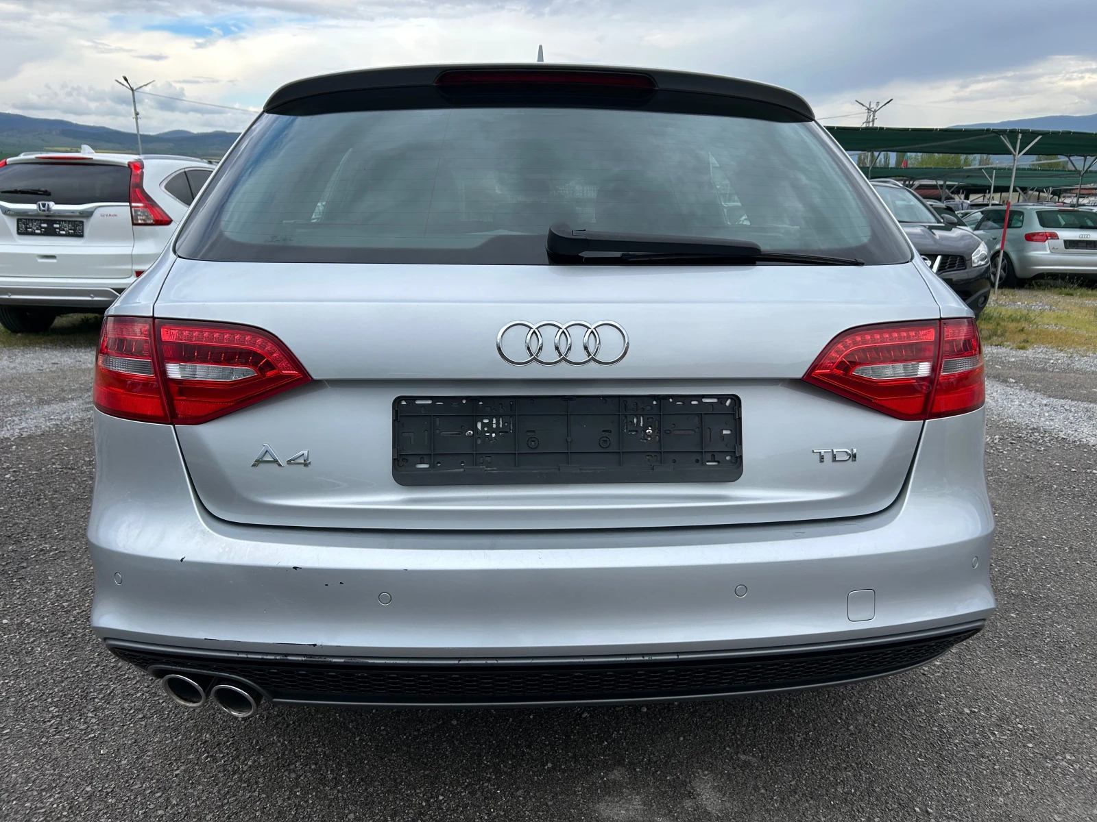 Audi A4 2.0TDI  S-line - изображение 2