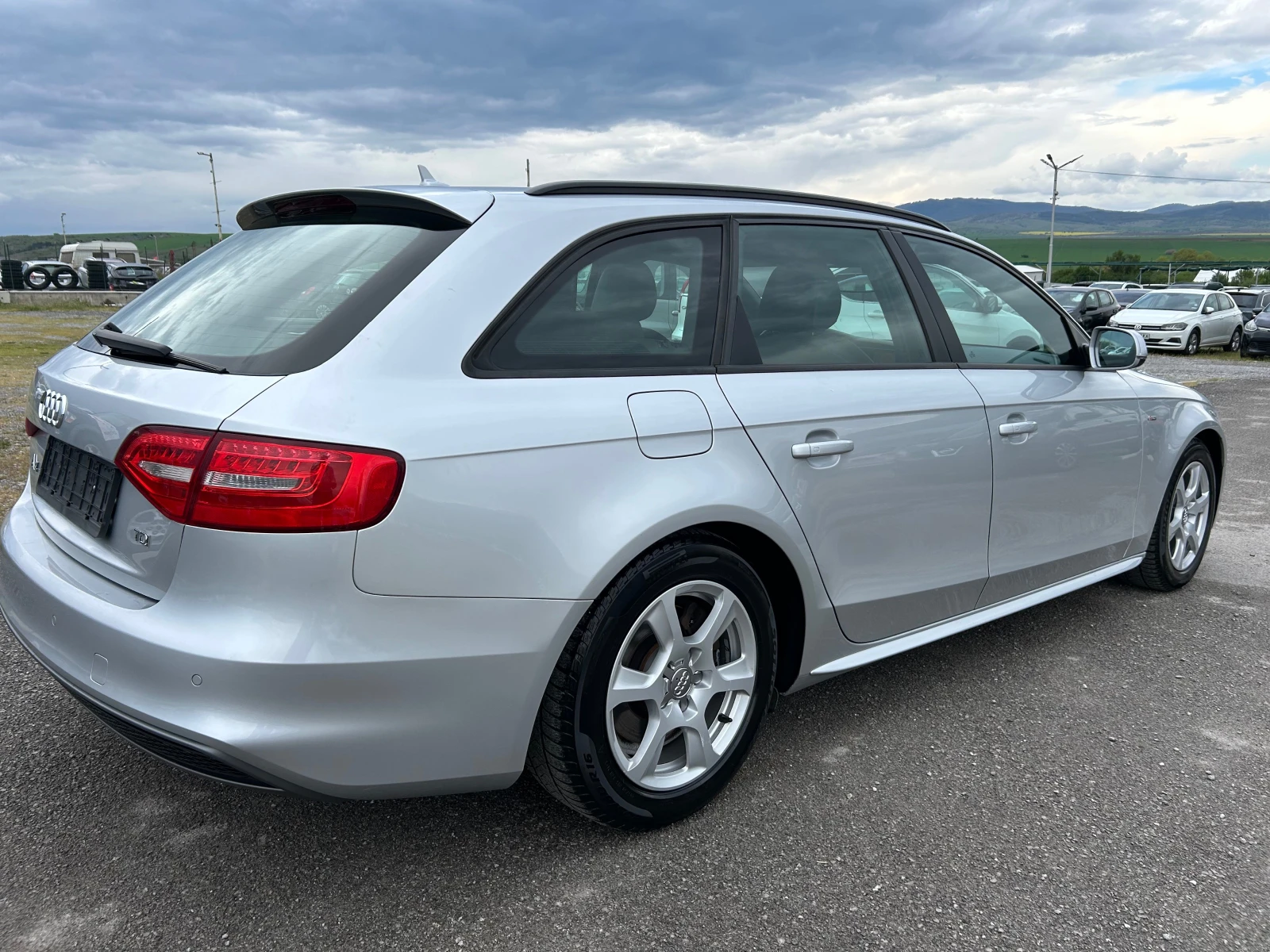 Audi A4 2.0TDI  S-line - изображение 7