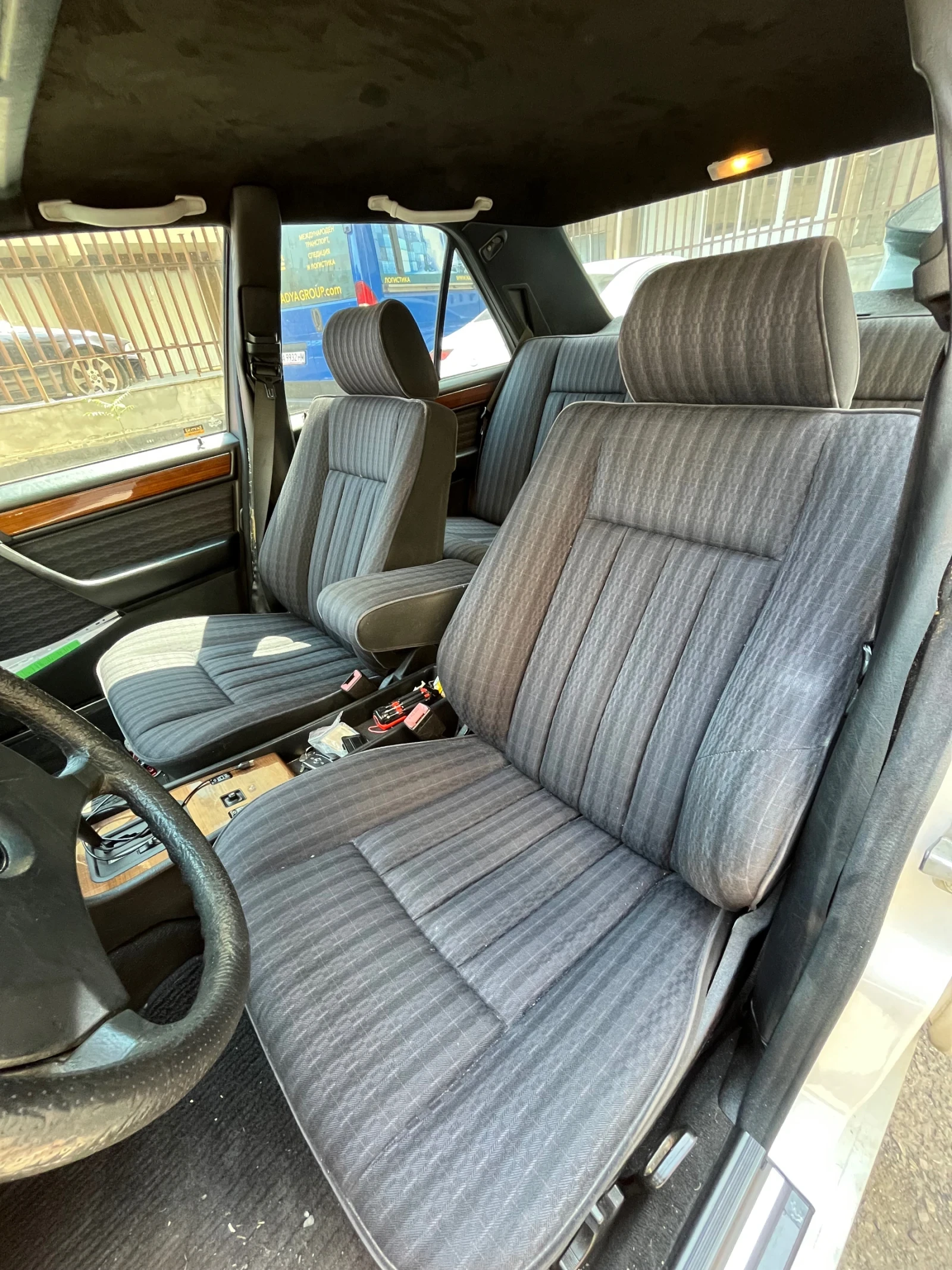 Mercedes-Benz 124  - изображение 8