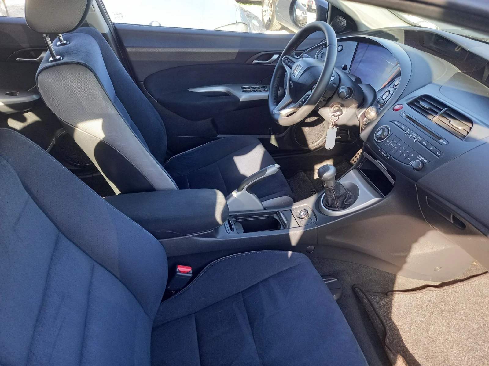 Honda Civic 1.8i-140к.с. - изображение 9