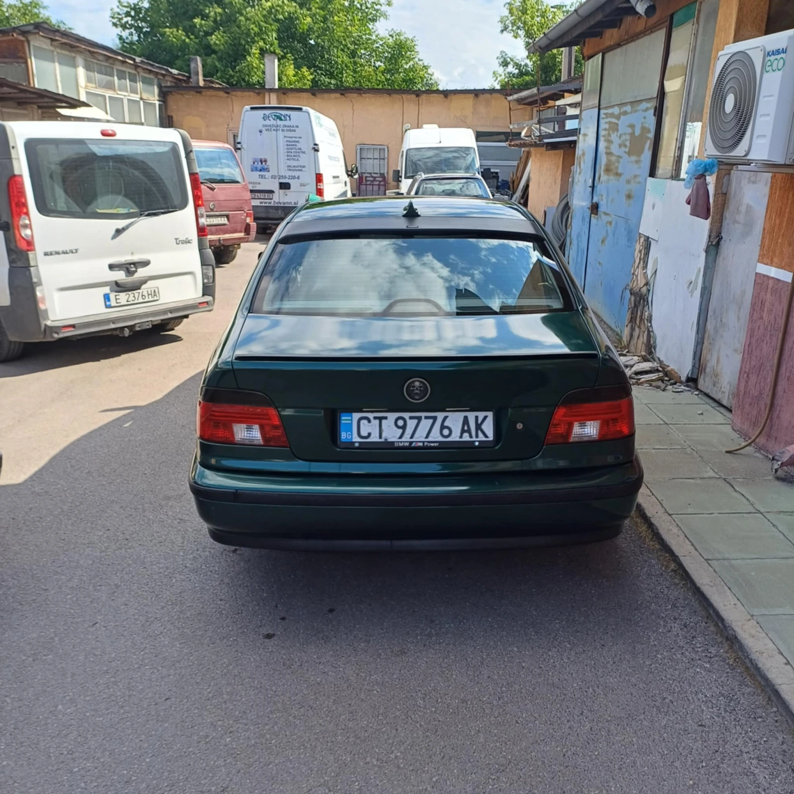 BMW 523  - изображение 2