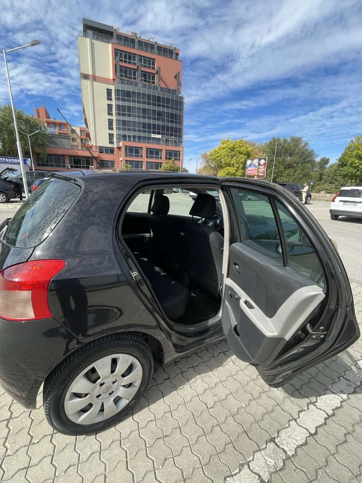 Toyota Yaris 1.4d, 90 k� | Mobile.bg � ����������� 12