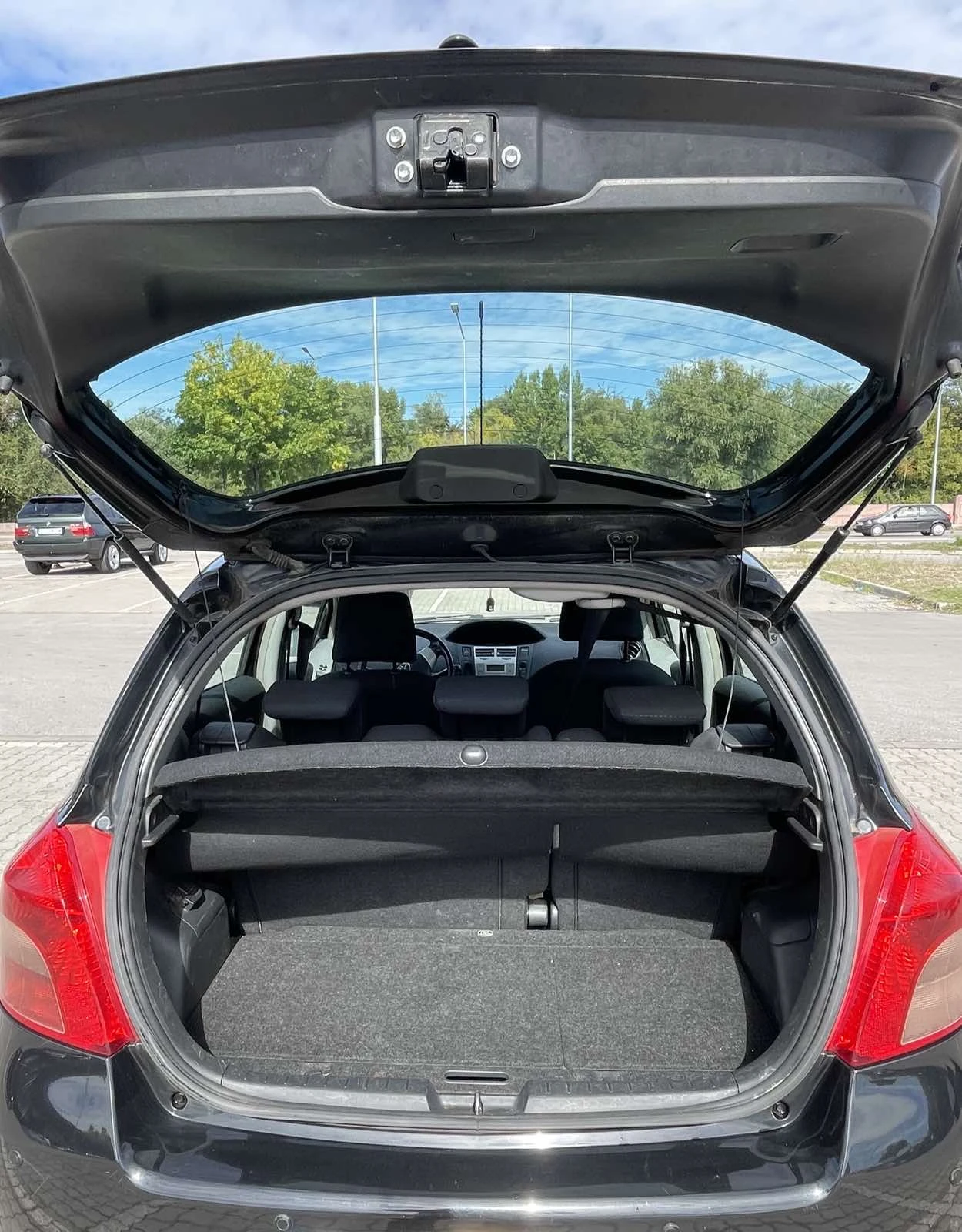 Toyota Yaris 1.4d, 90 k� | Mobile.bg � ����������� 16