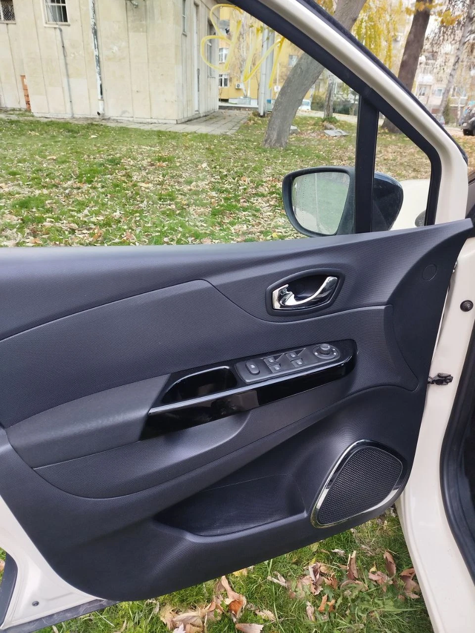 Renault Captur 1.5 - изображение 7