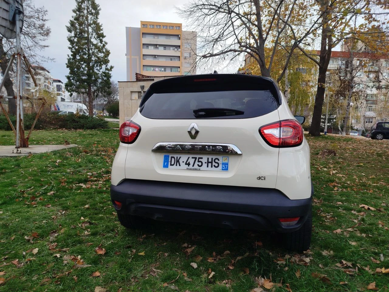 Renault Captur 1.5 - изображение 6