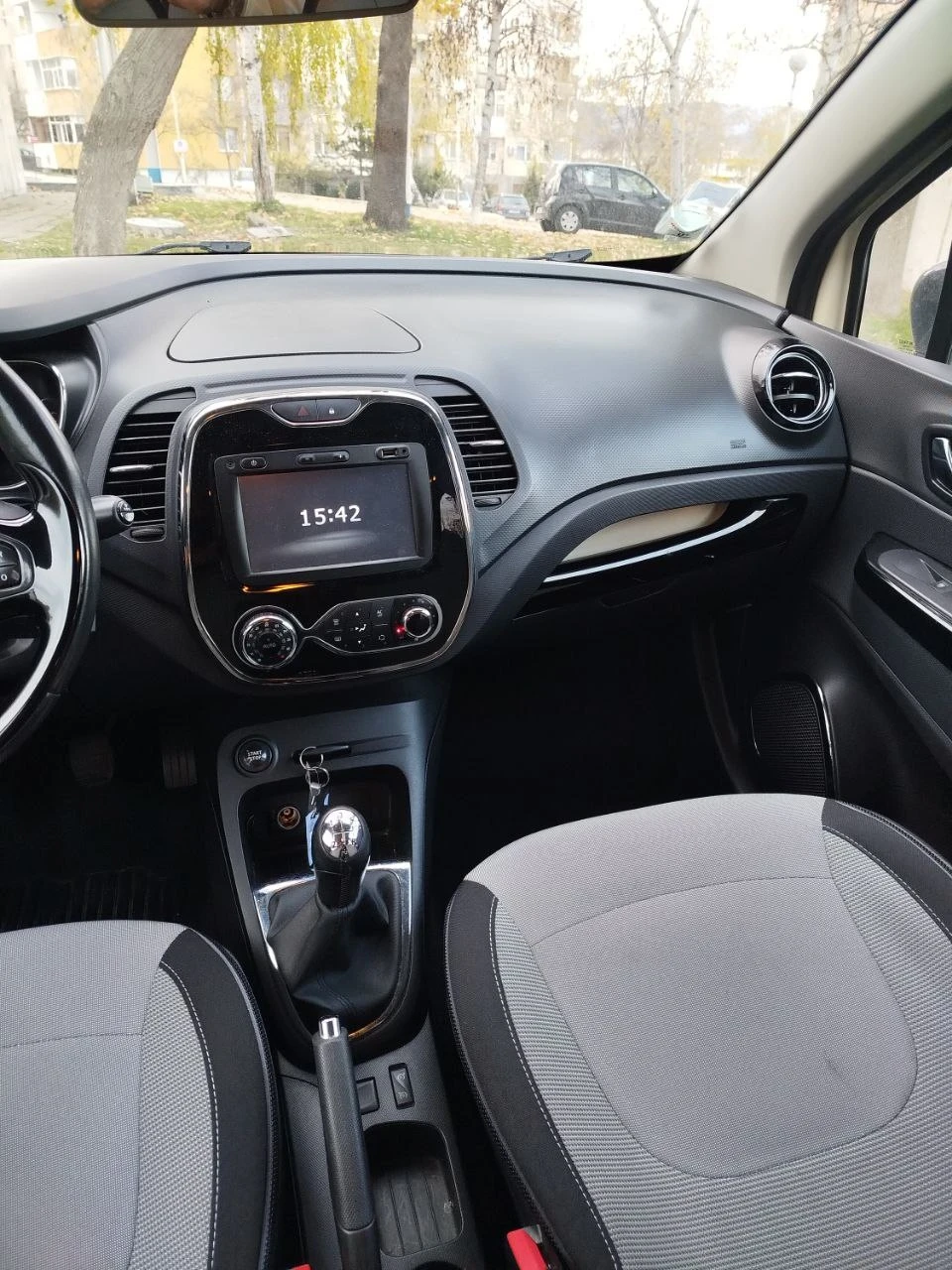 Renault Captur 1.5 - изображение 10