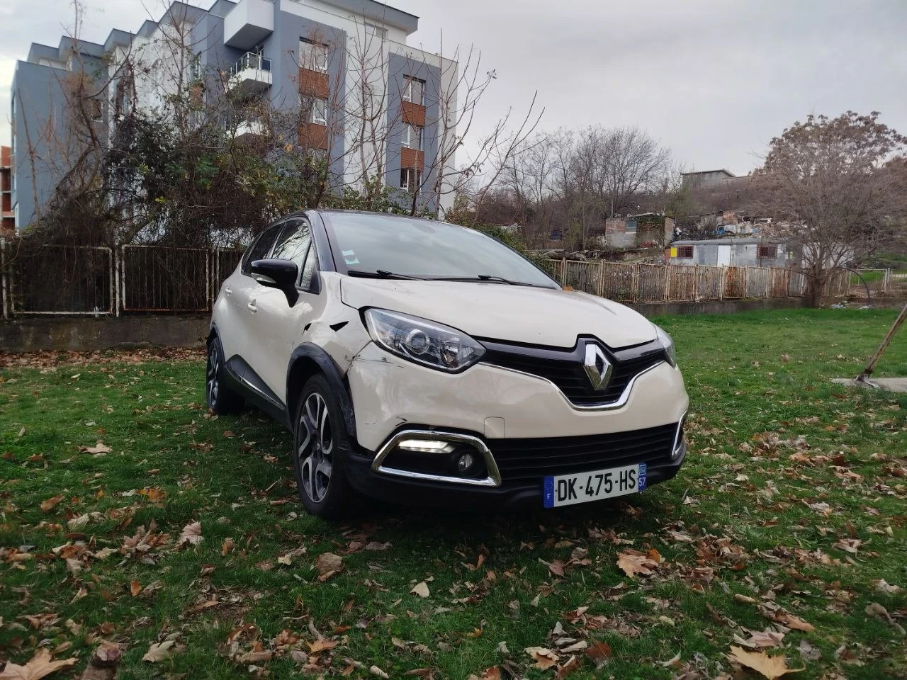 Renault Captur 1.5 - изображение 2