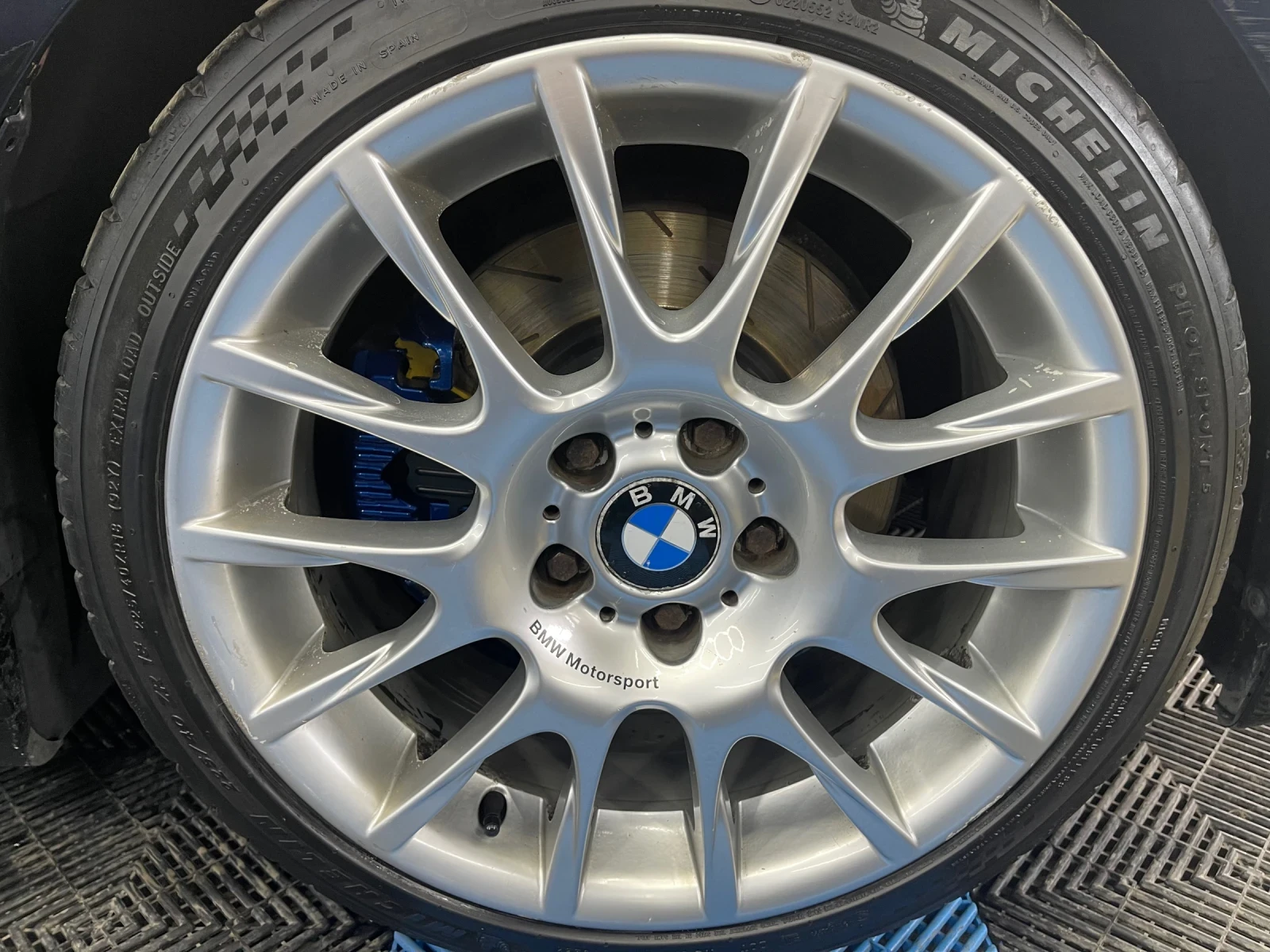 BMW 330  E91 N52B30 - изображение 9