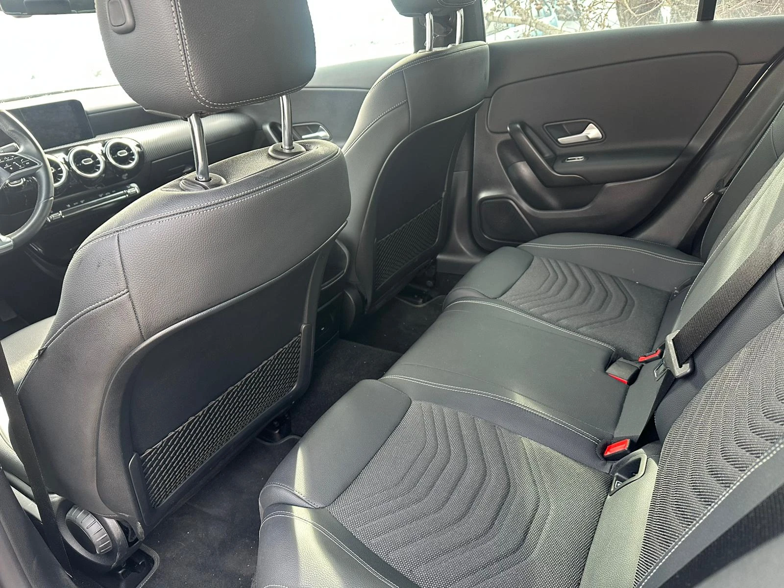 Mercedes-Benz CLA 200  - изображение 9