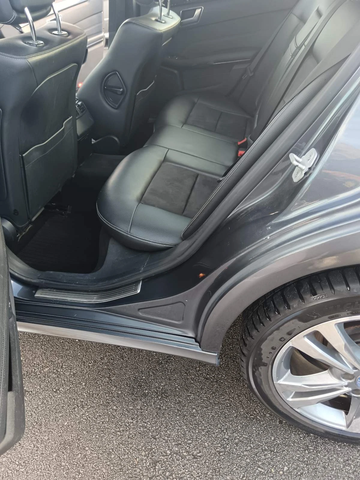 Mercedes-Benz E 220 CDI, снимка 10 - Автомобили и джипове - 53900282