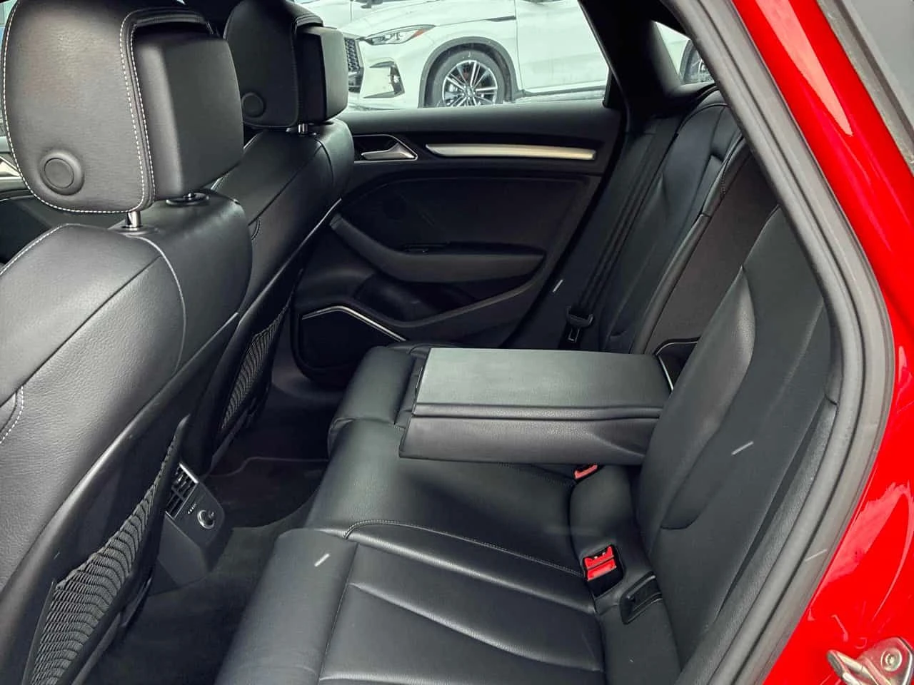 Audi S3 Technik/CAMERA/LED/B&O/ПОДГРЕВИ/ШИБИДАХ , снимка 17 - Автомобили и джипове - 54156546