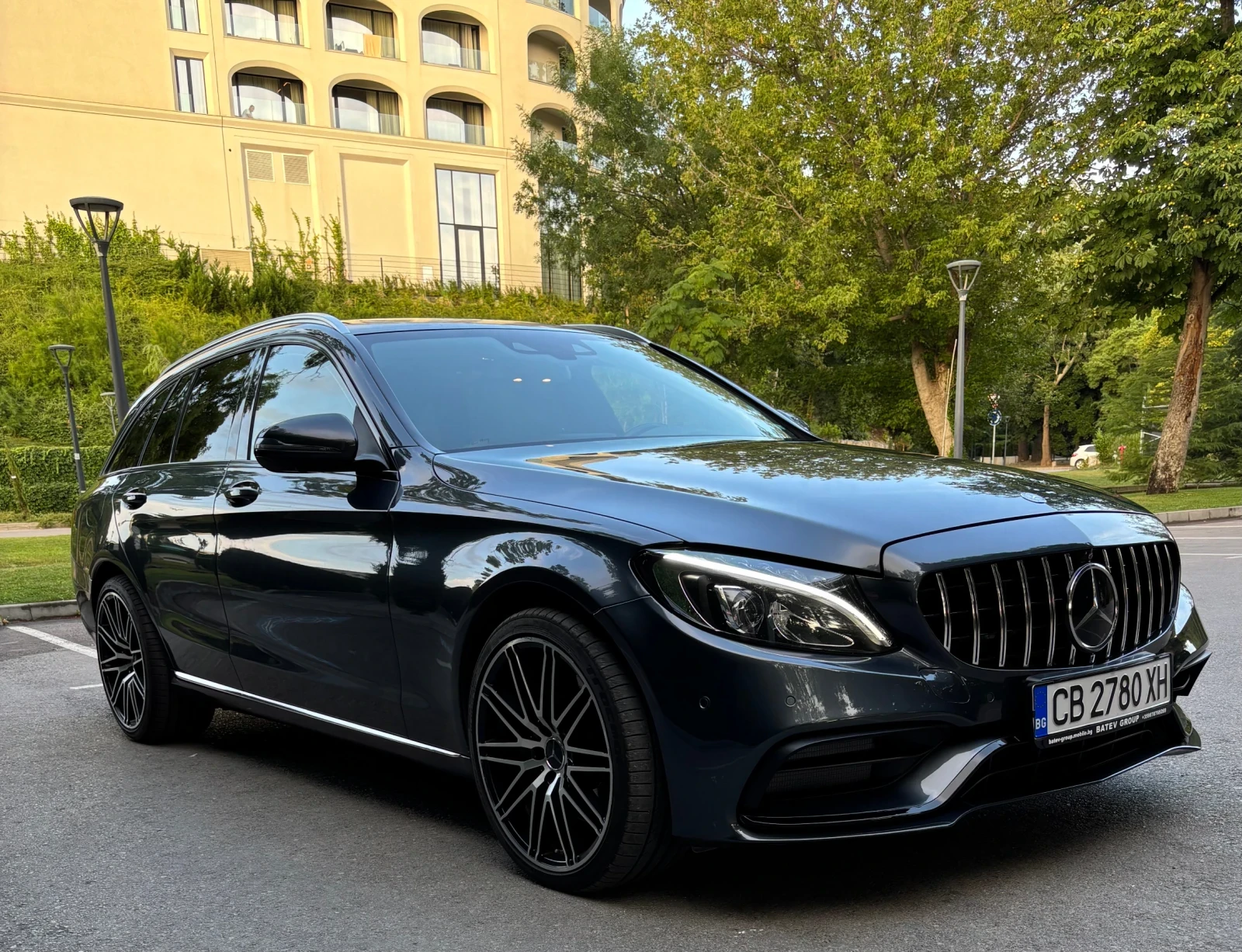 Mercedes-Benz C 400    3.0L V6 Biturbo