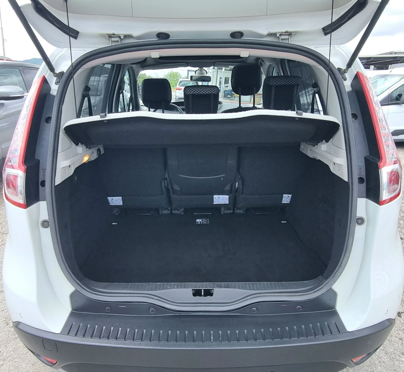 Renault Scenic 1.6dci 130k.c. | Mobile.bg � ����������� 14