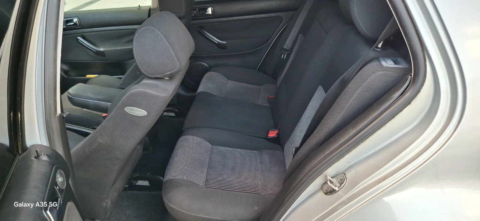 VW Golf 1.6 Бензин, снимка 8 - Автомобили и джипове - 54863745