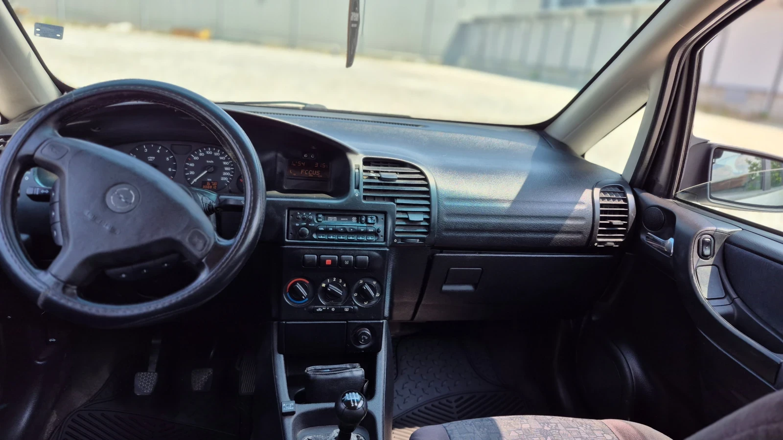 Opel Zafira 1.8 Газ/Клима 116, снимка 11 - Автомобили и джипове - 55068113
