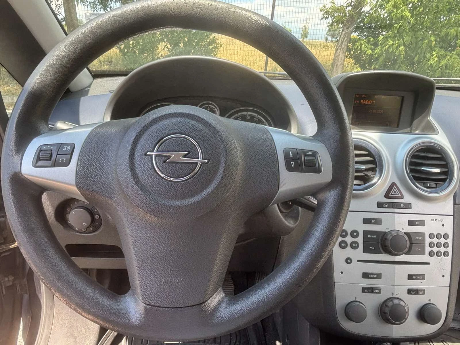 Opel Corsa, снимка 8 - Автомобили и джипове - 55348614