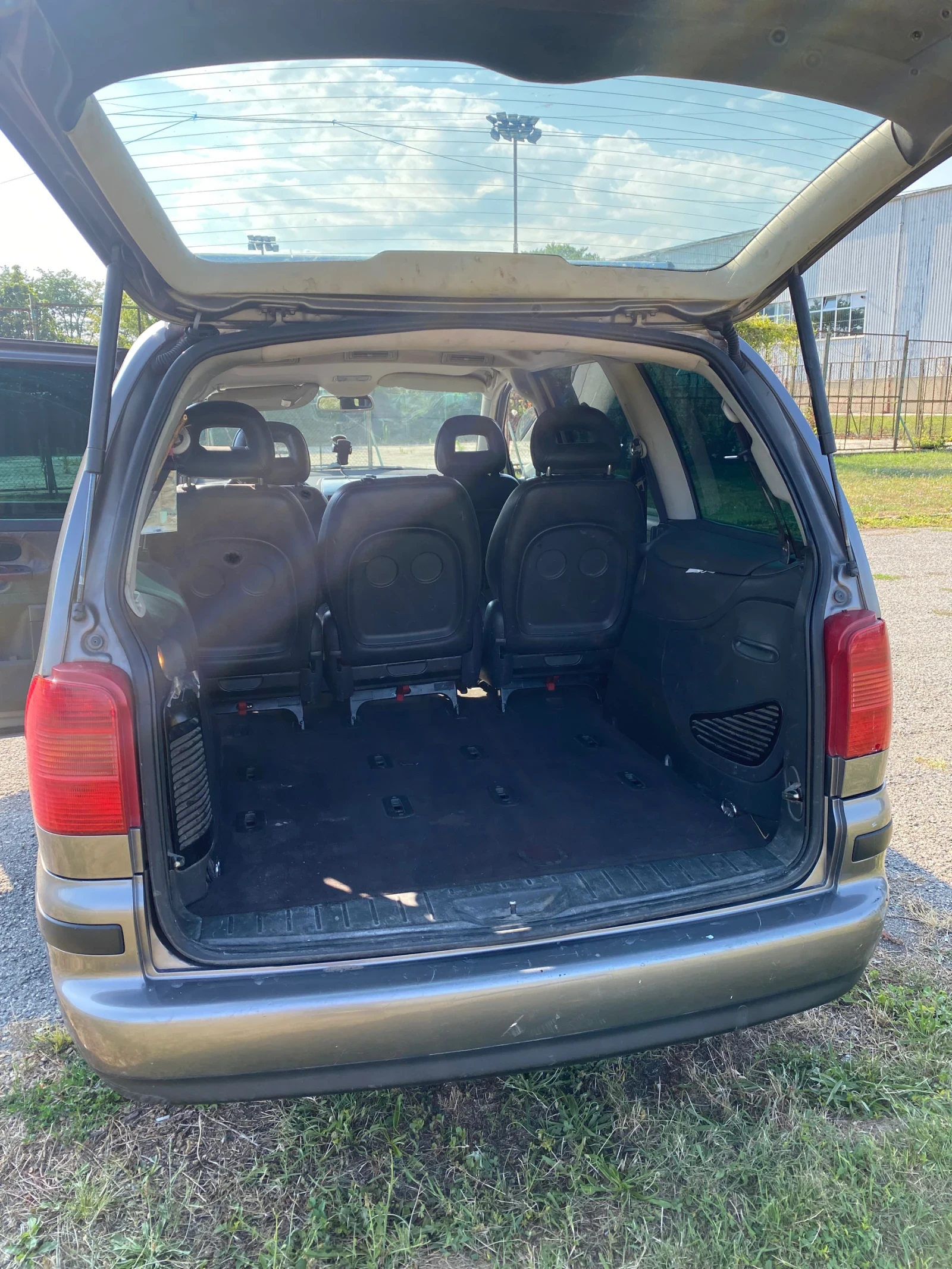 Seat Alhambra, снимка 8 - Автомобили и джипове - 55355198