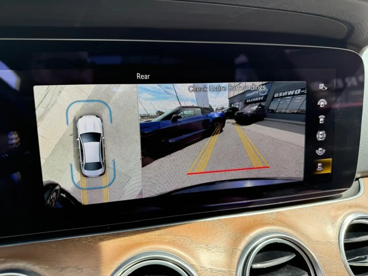 Mercedes-Benz E 350 AMG* 4MATIC* 360* HUD* Burmester, снимка 16 - Автомобили и джипове - 55517239