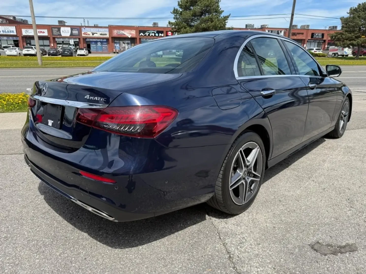 Mercedes-Benz E 350 AMG* 4MATIC* 360* HUD* Burmester, снимка 7 - Автомобили и джипове - 55517239