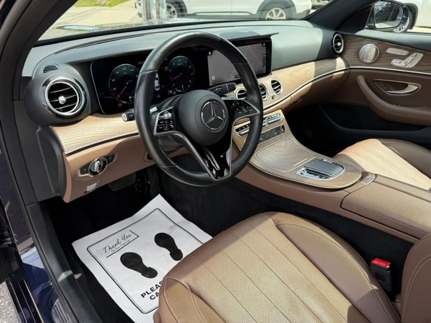 Mercedes-Benz E 350 AMG* 4MATIC* 360* HUD* Burmester, снимка 9 - Автомобили и джипове - 55517239