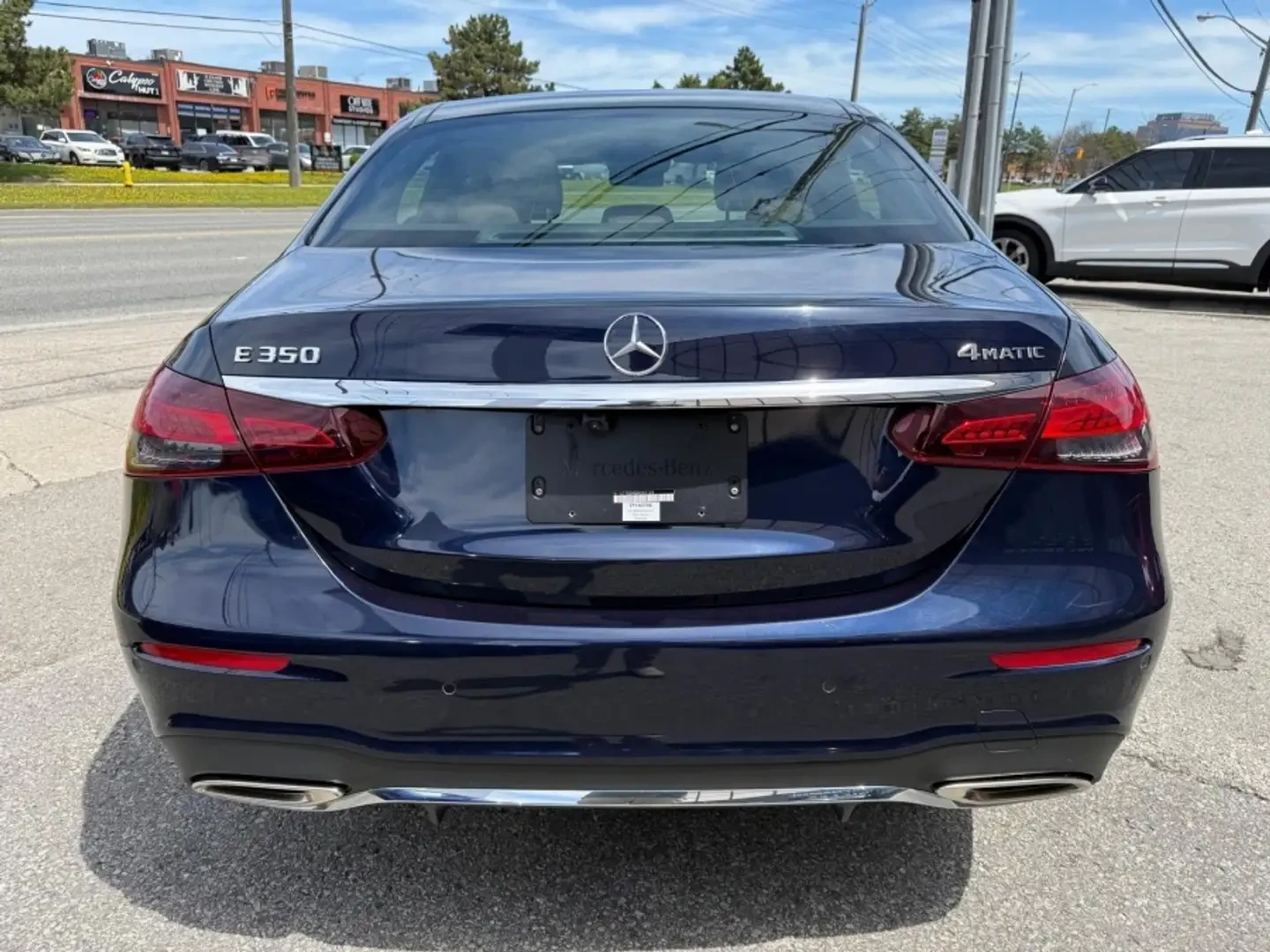 Mercedes-Benz E 350 AMG* 4MATIC* 360* HUD* Burmester, снимка 6 - Автомобили и джипове - 55517239
