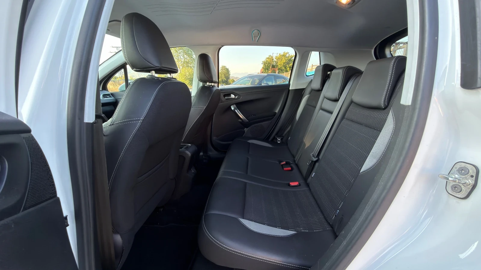 Peugeot 2008 1.6HDI ALLURE, снимка 9 - Автомобили и джипове - 55740203