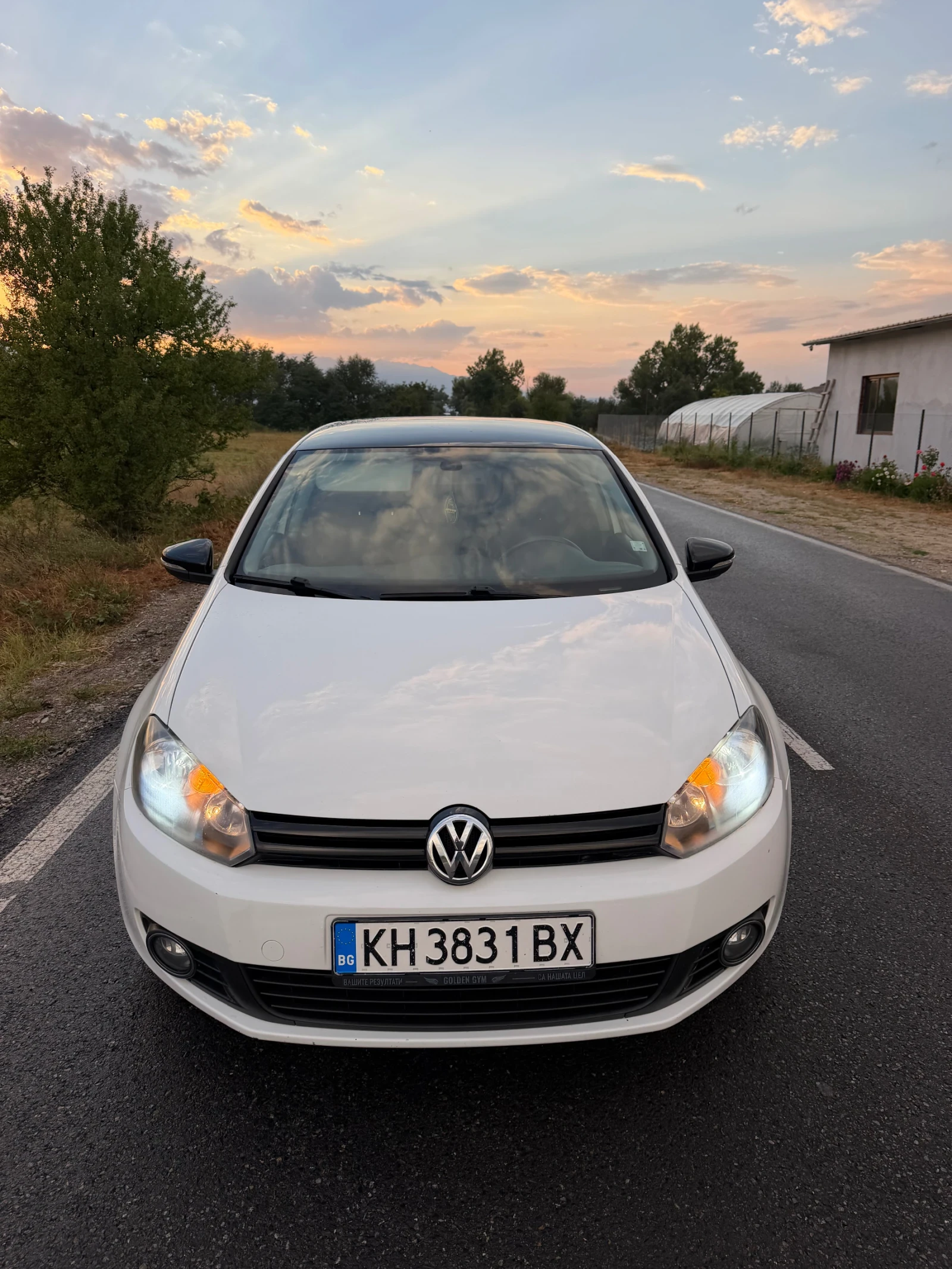 VW Golf 1.6тди 105кс 2013г., снимка 2 - Автомобили и джипове - 55833266