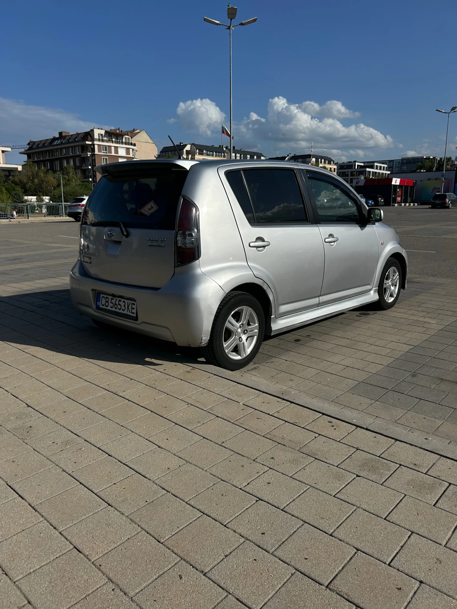 Daihatsu Sirion 4x4, снимка 5 - Автомобили и джипове - 55878045