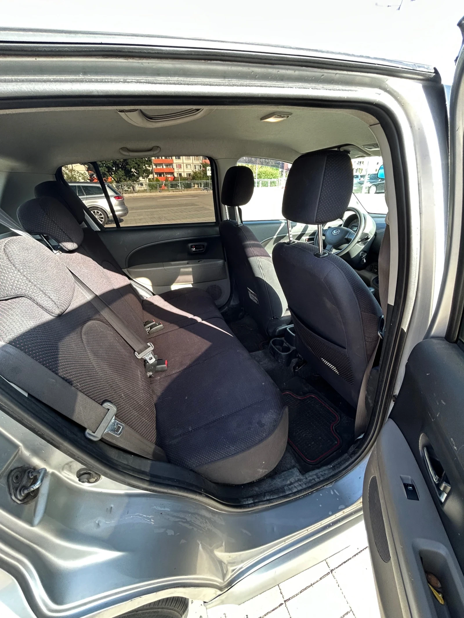 Daihatsu Sirion 4x4, снимка 12 - Автомобили и джипове - 55878045