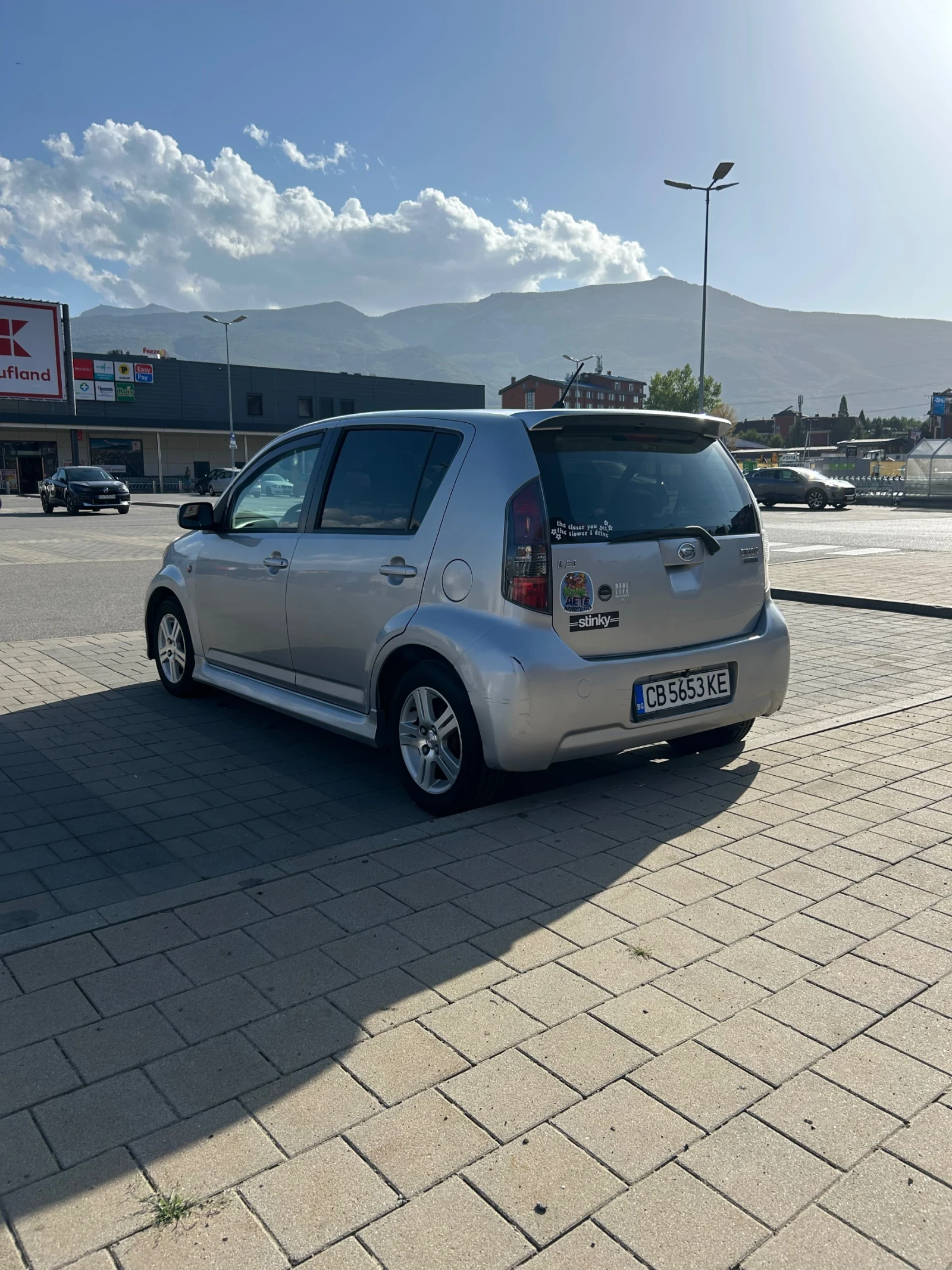 Daihatsu Sirion 4x4, снимка 3 - Автомобили и джипове - 55878045