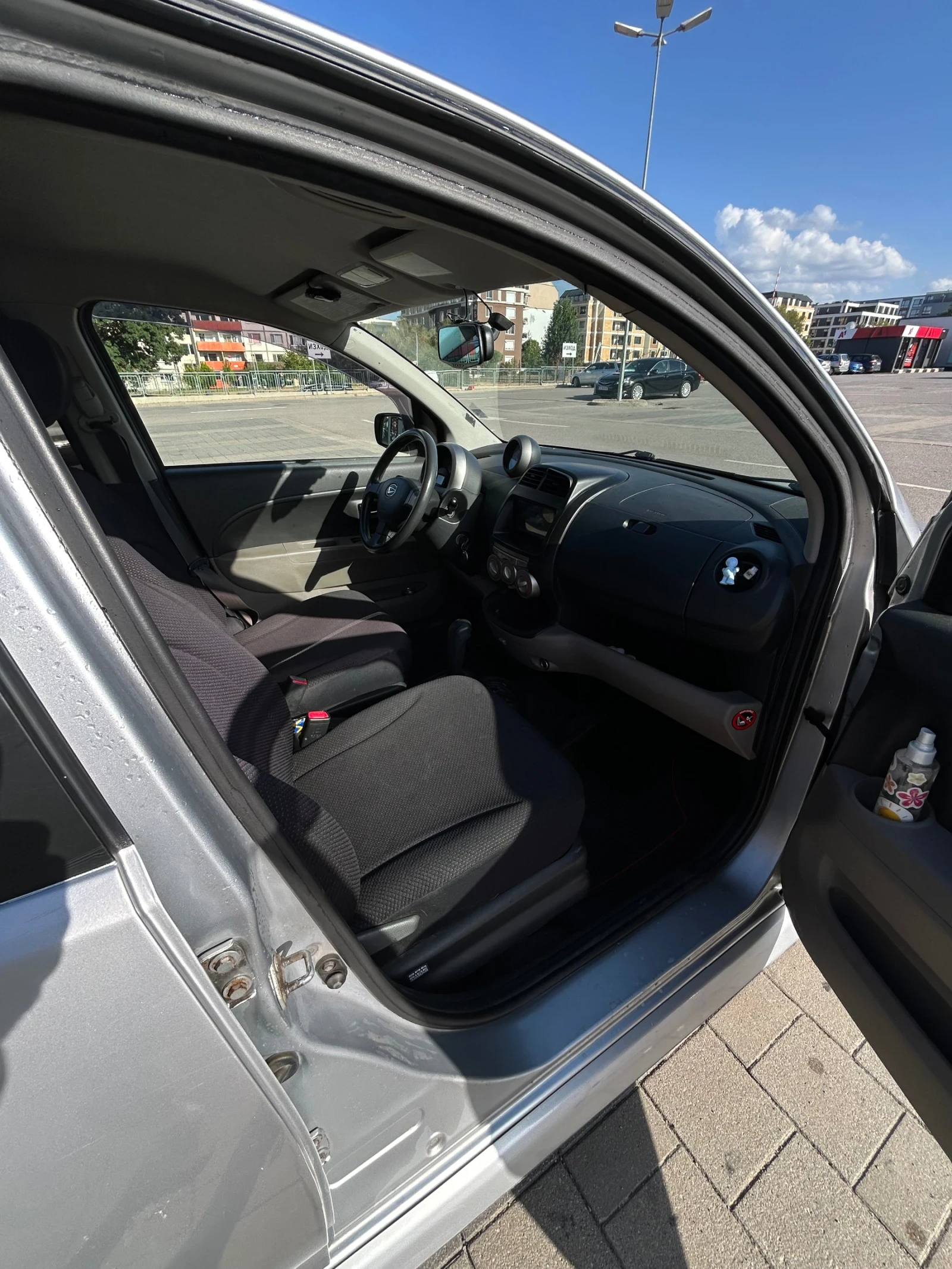 Daihatsu Sirion 4x4, снимка 13 - Автомобили и джипове - 55878045