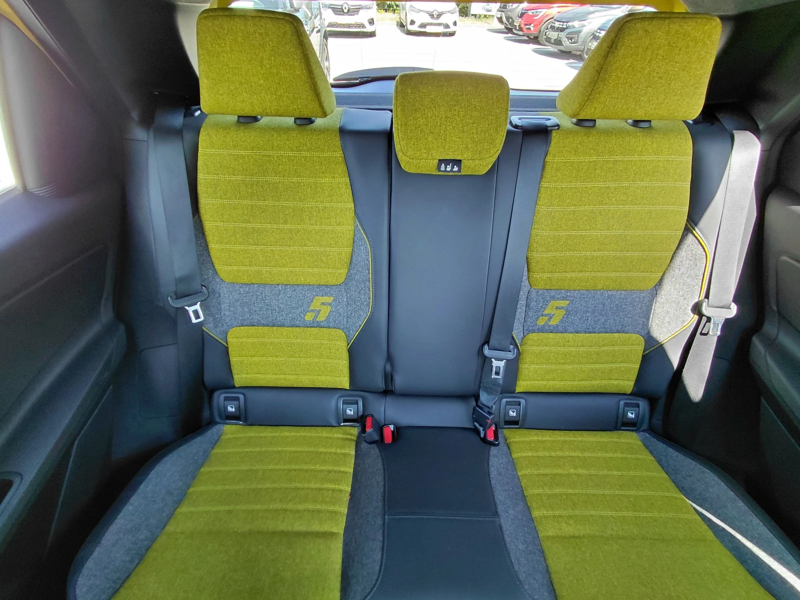 Renault 5 Iconic cinq/ EV150 52kWh/Harman Kardon, снимка 14 - Автомобили и джипове - 55925890