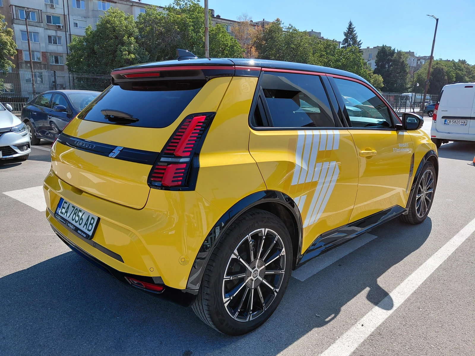 Renault 5 Iconic cinq/ EV150 52kWh/Harman Kardon, снимка 7 - Автомобили и джипове - 55925890